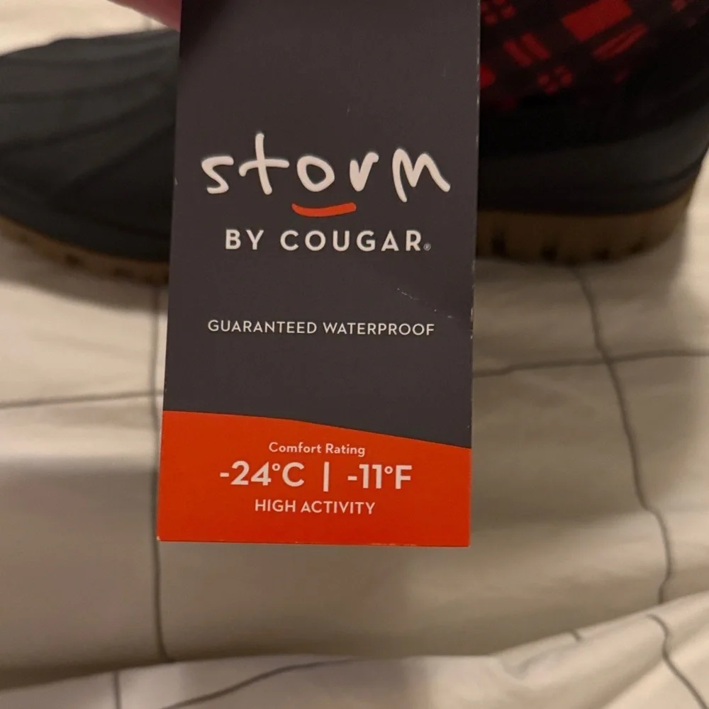 Cougar Women's Black and Red Plaid Winter Boots Size 8‎